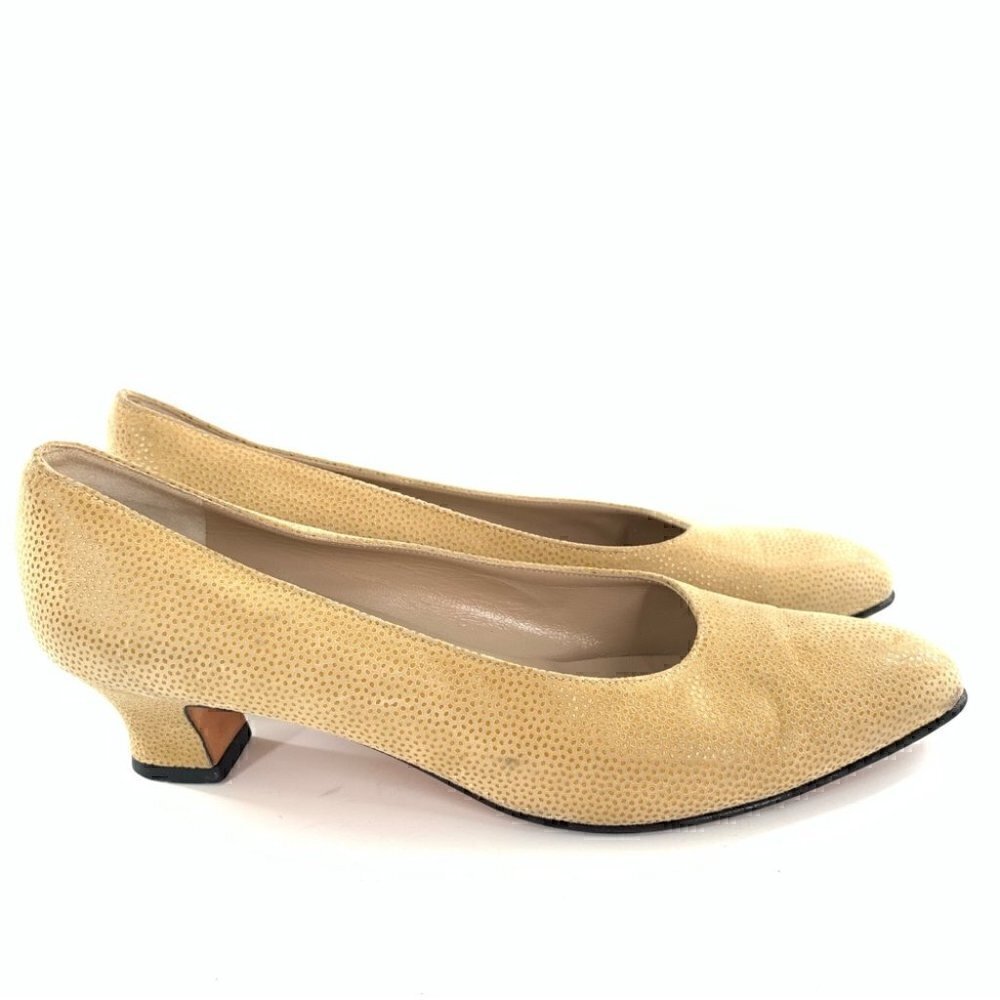 Salvatore Ferragamo heels 9.5 AA gold Italian leather vintage 80s 90s old money
